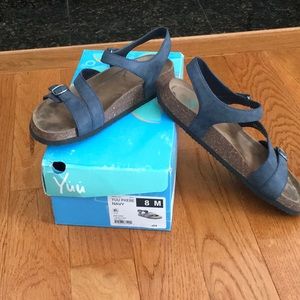 YUU NAVY SANDALS SIZE 8